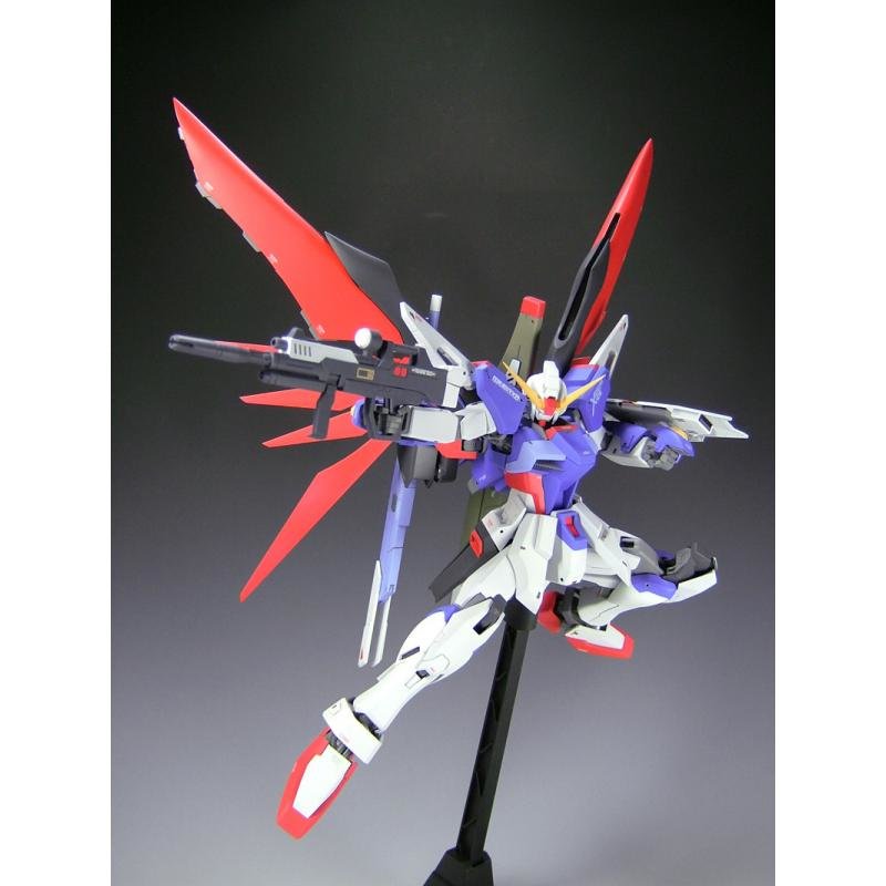 GUNDAM - MG Destiny Gundam 1/100 - Model Kit