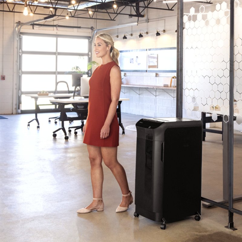 Fellowes AutoMax 600M destructeur de papier Découpage par micro-broyage Noir