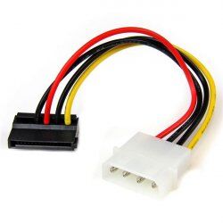 StarTech.com 15cm 4-Pin Molex auf SATA Kabel links gewinkelt - Stecker/Buchse - Netzteil - 15 cm