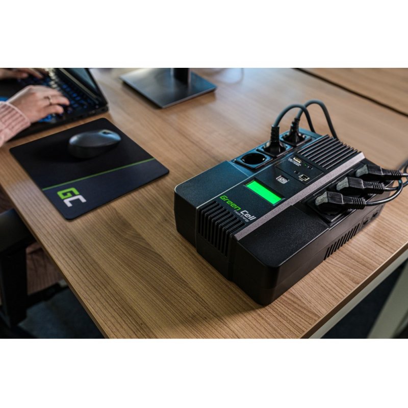 Green Cell AiO 800VA LCD alimentation d'énergie non interruptible Interactivité de ligne 0,8 kVA 480 W 6 sortie(s) CA