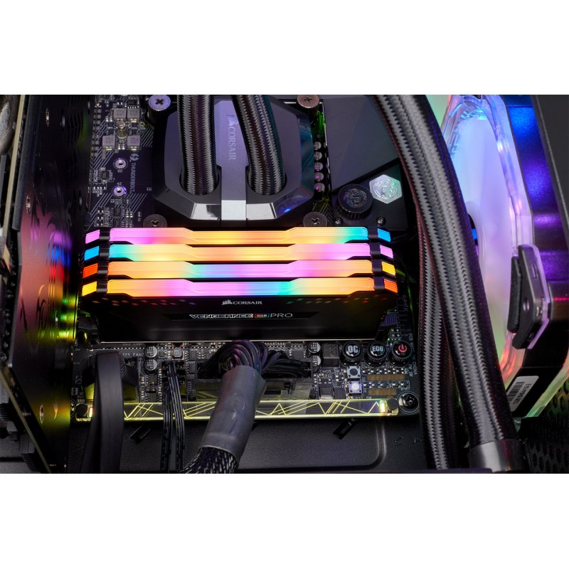CORSAIR Vengeance RGB PRO - DDR4 - 64 GB: 4 x 16 GB - DIMM 288-PIN - ungepuffert