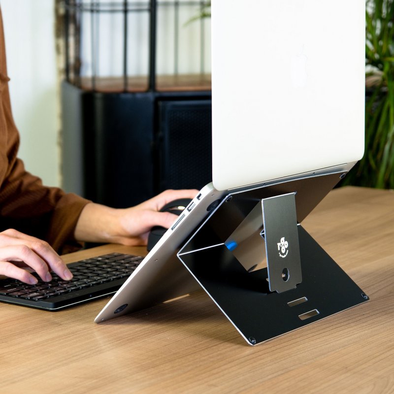 R-GO RISER ATTACHABLE LAPTOP STAND-INTEGRATED/ADJUSTABLE/BLAC