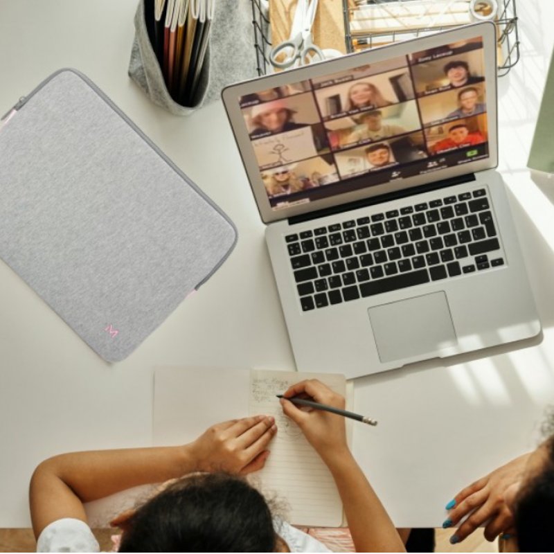 SKIN MEMORY FOAM SLEEVE 12.5-14IN GREY AND PINK