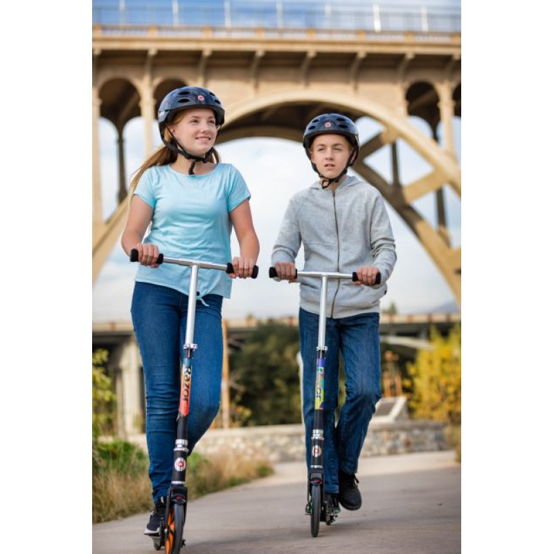 Razor - A5 Lux Light Up Scooter - Green (13073033)