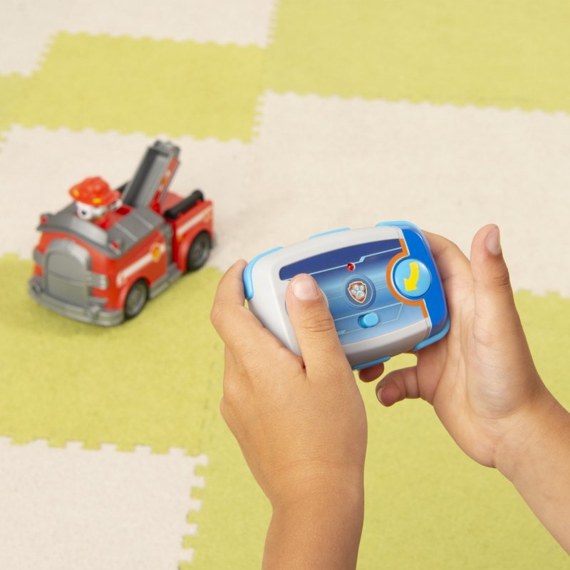 PAW Patrol LA PAT' PATROUILLE - VÉHICULE RC MARCUS - Voiture Radiocommandée Avec Télécommande Adaptée Aux Petites M