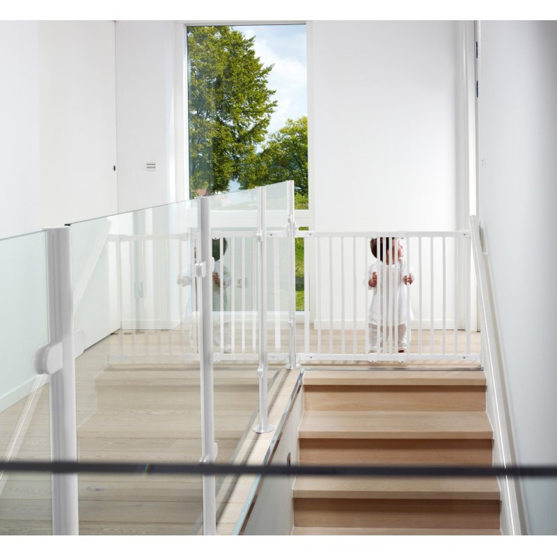 Baby Dan FlexiFit baby safety gate Wood White