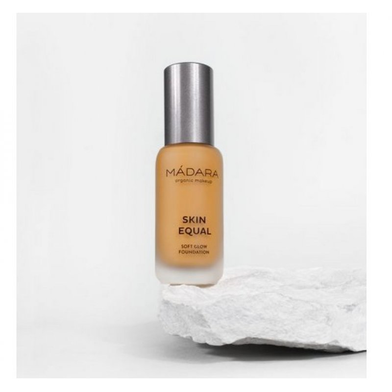 Mádara - Skin Equal Foundation 30 ml - Olive