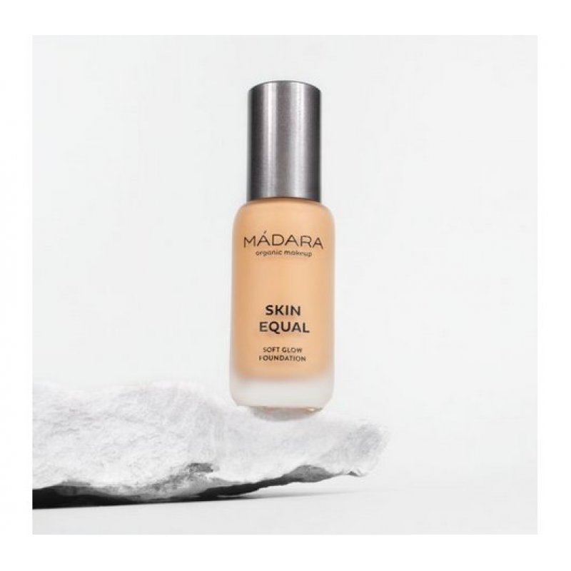 Mádara - Skin Equal Foundation 30 ml - Sand