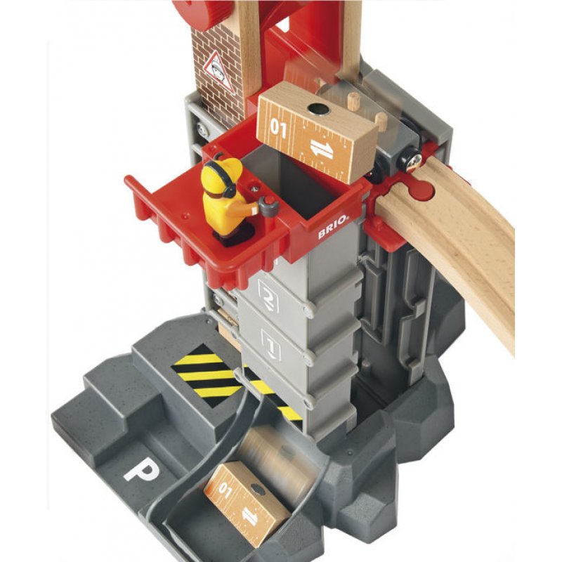 BRIO Lift & Load Warehouse Set