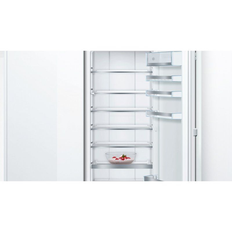 Bosch Serie 8 KIF81PFE0 fridge Built-in 289 L E