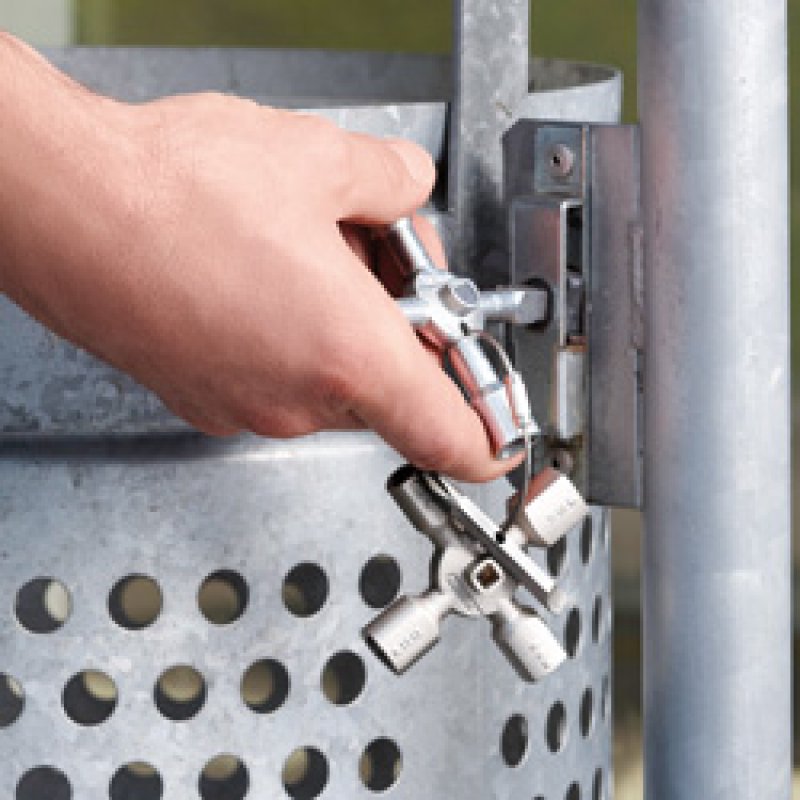 Knipex 00 11 01 Clé pour armoires de contrôle et boîtiers