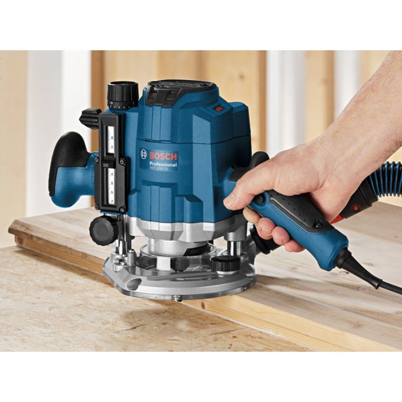 Bosch GOF 1250 CE Noir, Bleu 24000 tr/min 1250 W