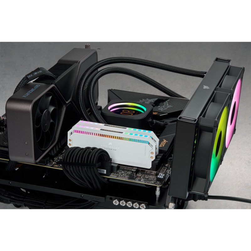 Corsair Dominator CMT32GX5M2B5600C36W module de mémoire 32 Go 2 x 16 Go DDR5 5600 MHz