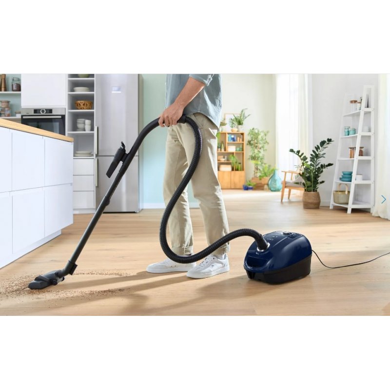 Bosch Serie 4 BGD38BU2 vacuum 4 L Drum vacuum Dry 600 W Dust bag