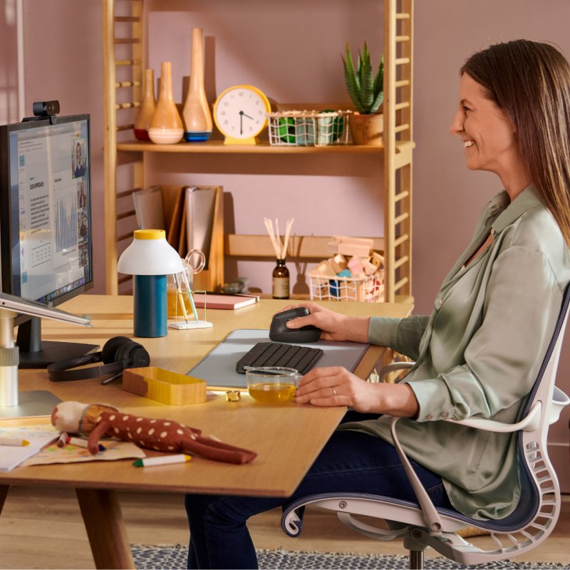 LOGI LIFT Right Mouse GRAPHITE/BLK EMEA