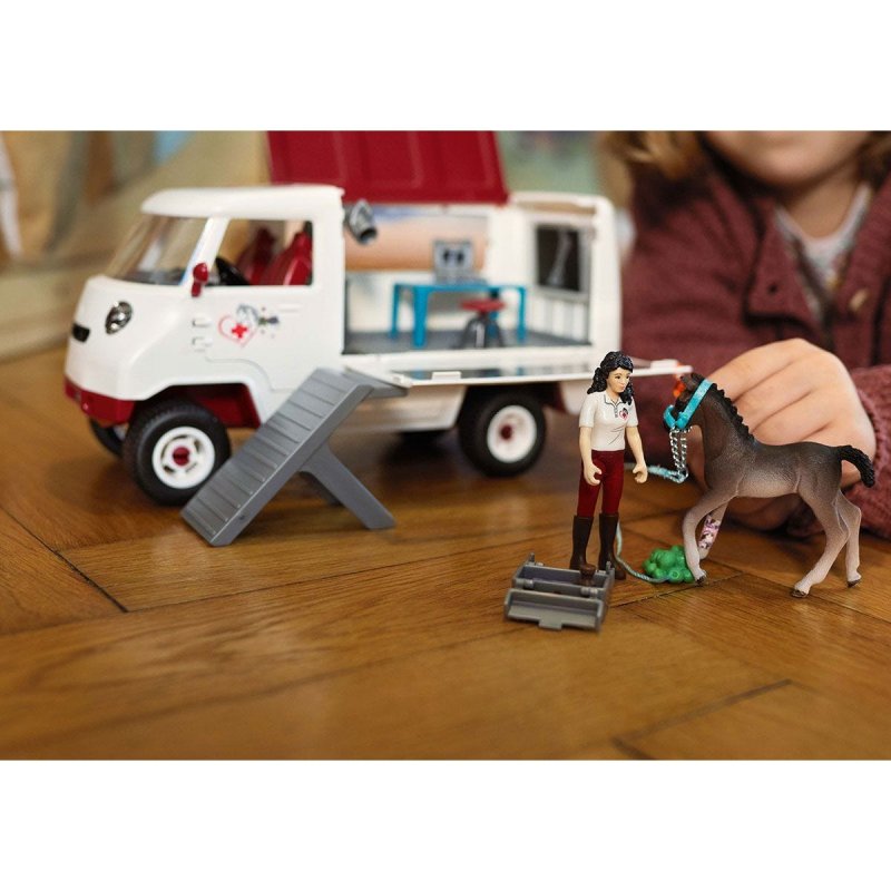 schleich Mobile Vet with Hanoverian Foal