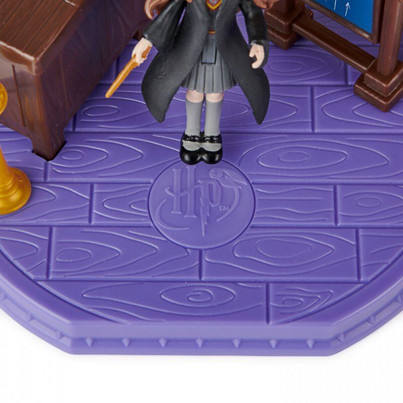 Wizarding World Harry Potter, Magical Minis Charms Classroom with Exclusive Hermione Granger Figure and Accessories, Kid