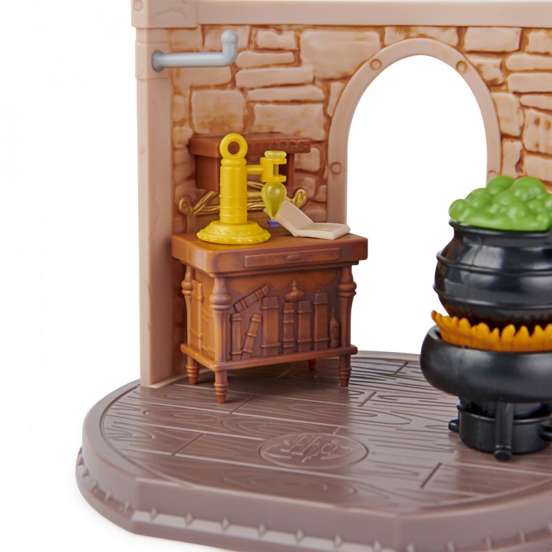 Wizarding World HARRY POTTER - PLAYSET COURS DE POTION - Coffret Univers Magique Cours De Potion Avec 1 Figurine Articul