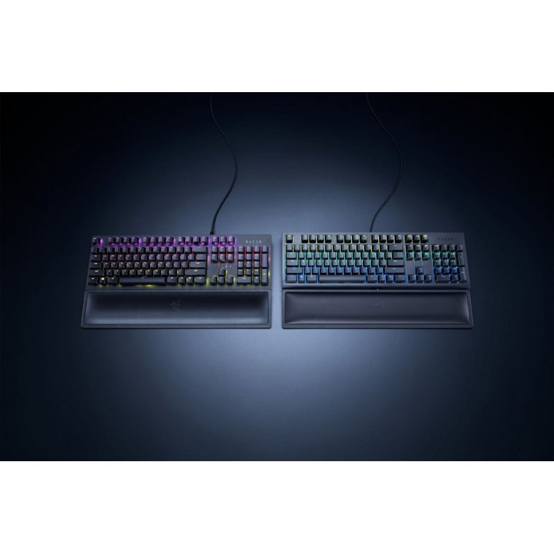 Razer Leatherette Wrist Rest   Full Size | RC21-01470200-R3M1