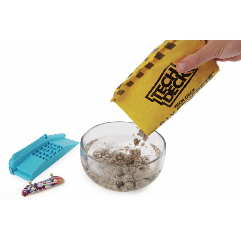 Tech Deck DIY Concrete, Coffret à modeler réutilisable avec fingerboard Enjoi exclusif, rail, moules et kit de skatepa