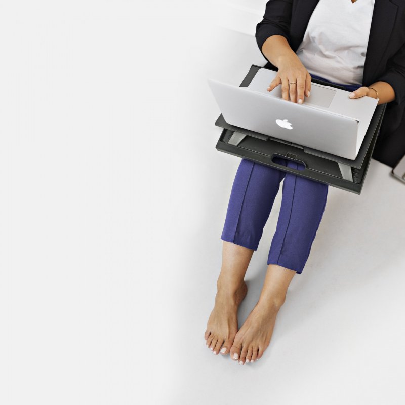 Support / rehausseur NGS LapNest avec coussins pour ordinateur portable 15,6"max (Noir)