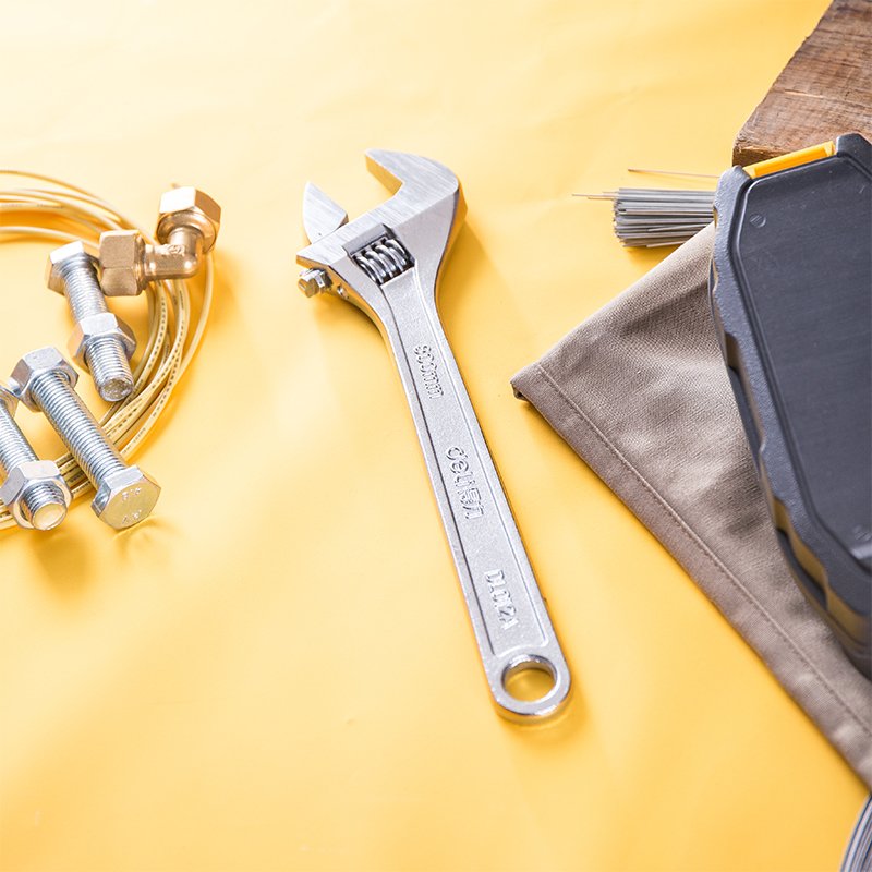 Deli Tools EDL012A Clé universelle Clé anglaise