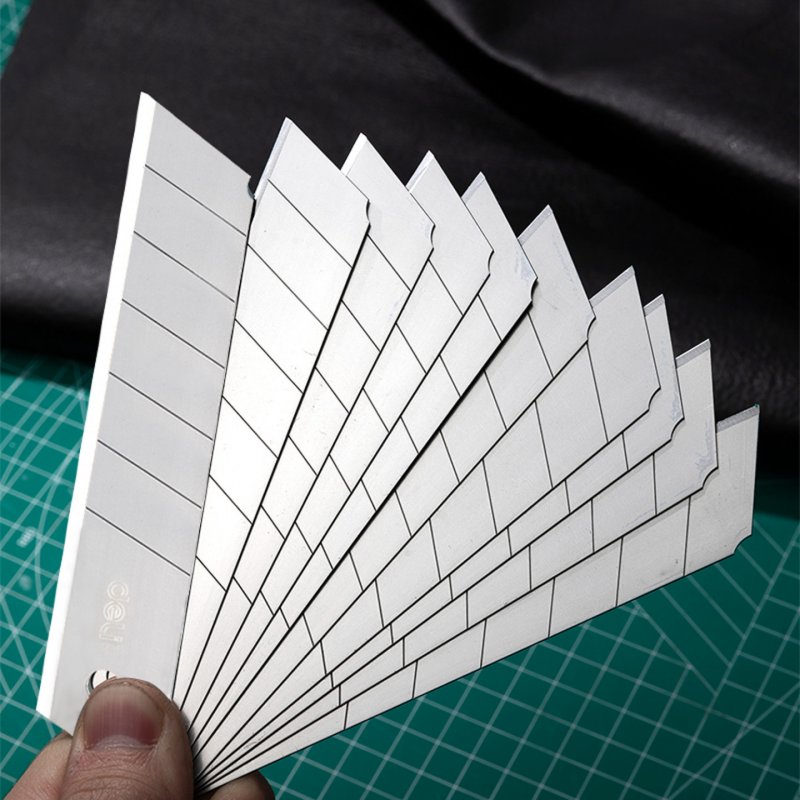 Cutter 25mm 10 pcs blade head Deli Tools EDL-DP05 (silver)