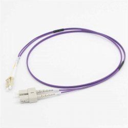 C2G 15 M CORDON DE RACCORDEMENT FIBRE OPTIQUE LC/SC OM4 LSZH - VIOLET