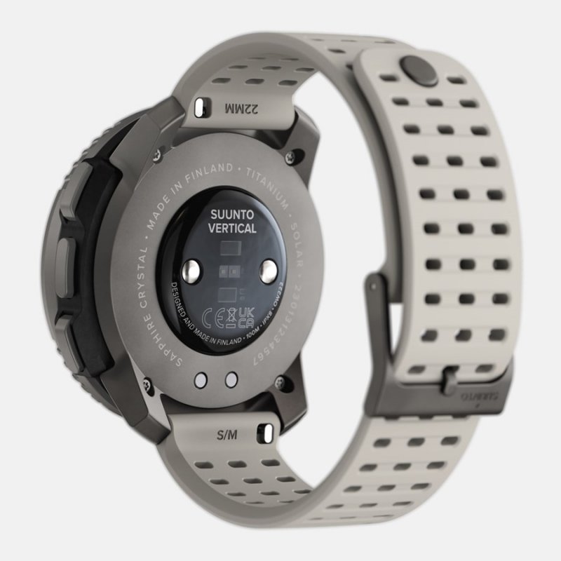 Suunto SS050860000 smartwatche et montre de sport 3,56 cm (1.4") Matricielle 49 mm 280 x 280 pixels Écran tactile Titan