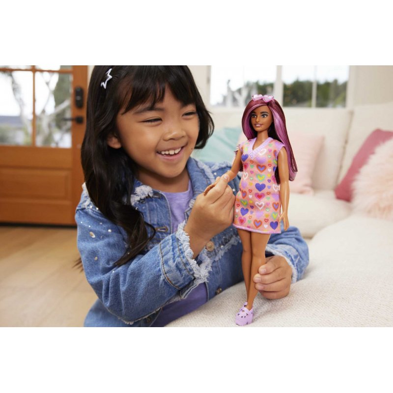 Barbie Fashionistas HJT04 doll