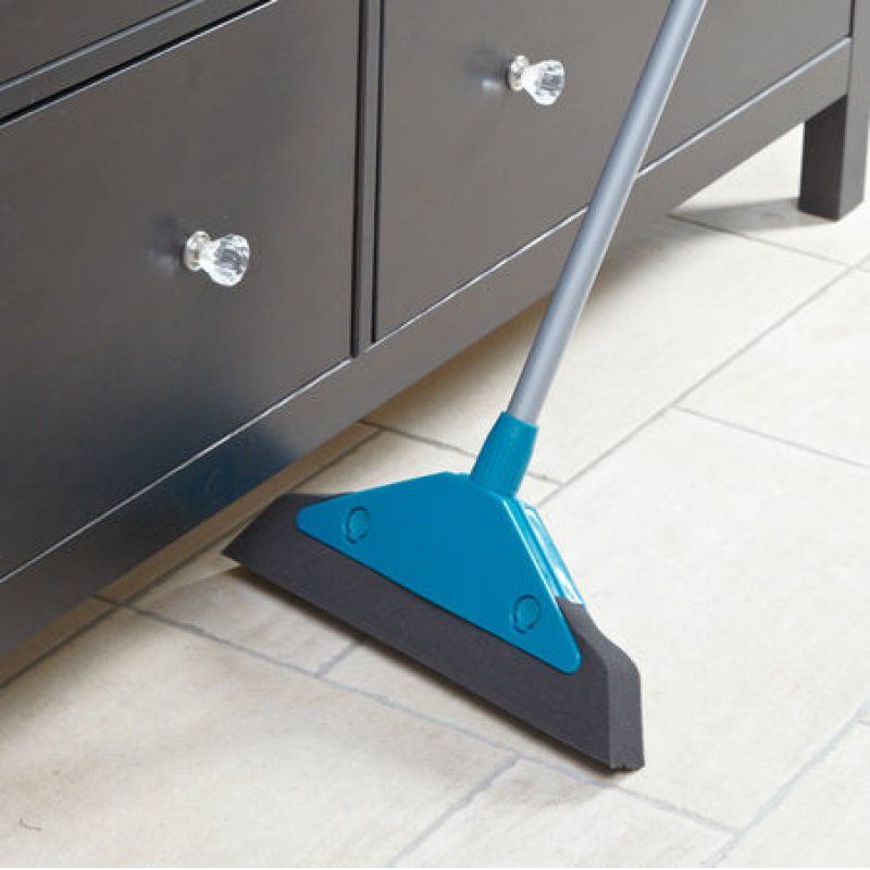 SCOPA IN SCHIUMA ESPANSA SOFT&EASY 34CM CON MANICO