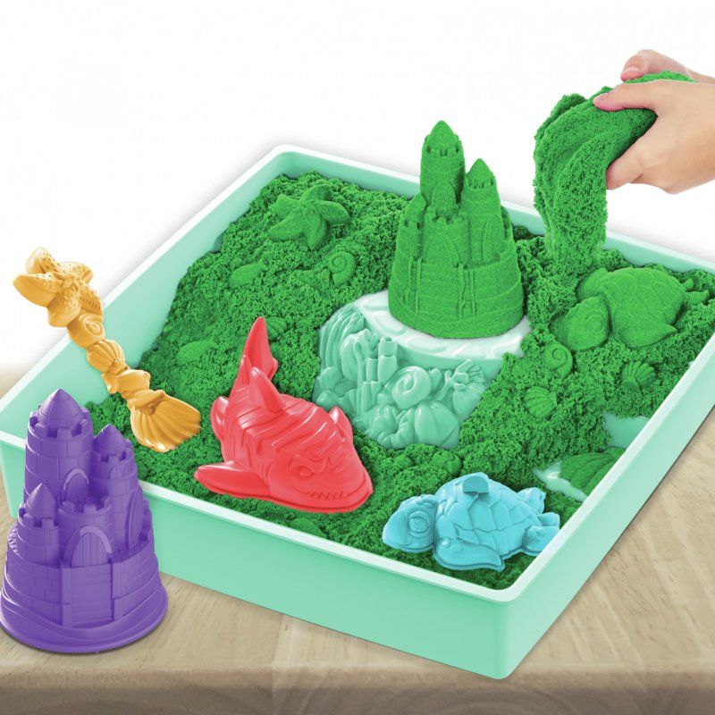Kinetic Sand , Coffret Bac à sable, 454 g de sable vert, bac à sable, 4 moules et outils, jouets sensoriels pour les e