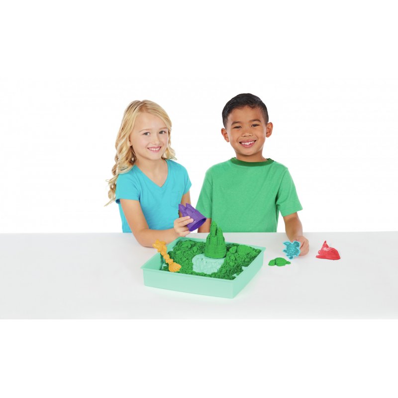 Kinetic Sand Sandbox Set, 1lb Green Play Sand, Sandbox Storage, 4 Molds and Tools, Sensory Toys for Kids Ages 3+