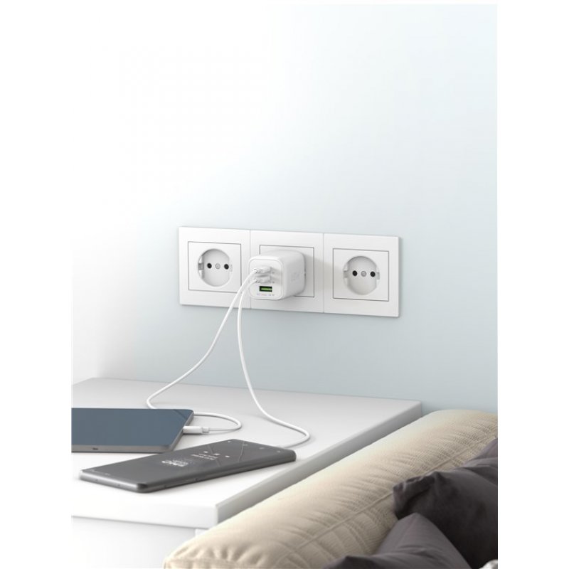 Chargeur secteur Goobay Multiport Nano 1x port USB-A 2x ports USB-C 65W (Blanc)