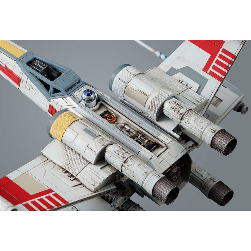 Bandai X-Wing Starfighter Shuttle model Assembly kit 1:72