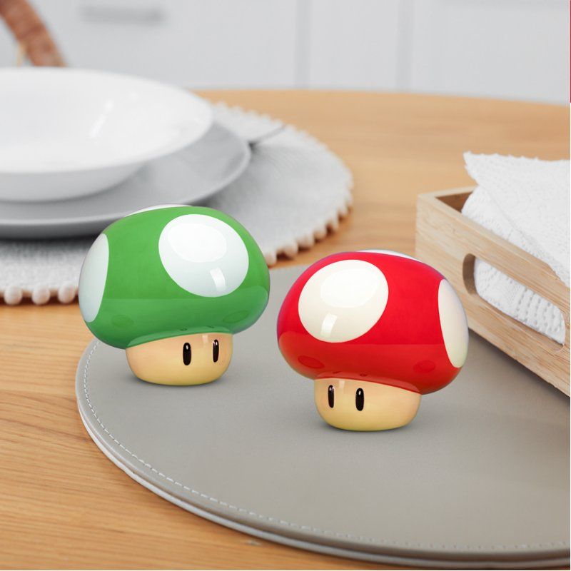 Nintendo - Super Mario - Salière et poivrière en céramique Champignons