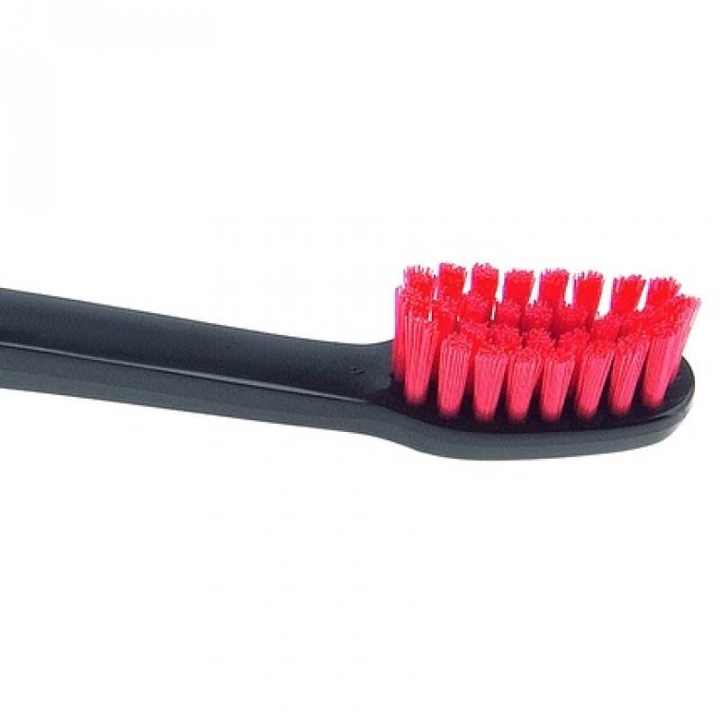 Colours Classic Black/Red toothbrush