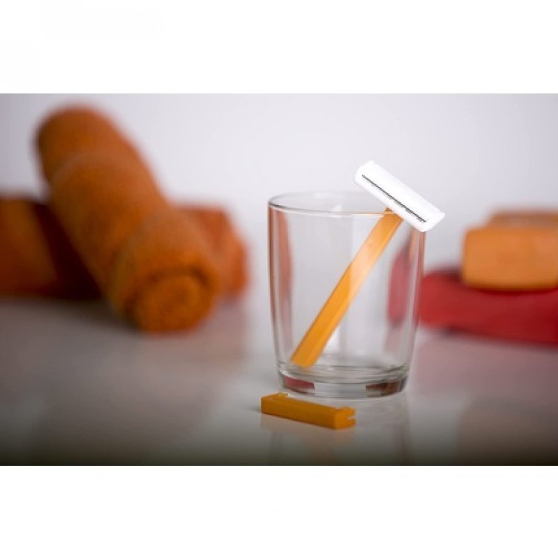 BIC 1 Sensitive Men's Razor 20 Disposable Razors with 1 Blade Ribbed Plastic Handle Ideal for Travel