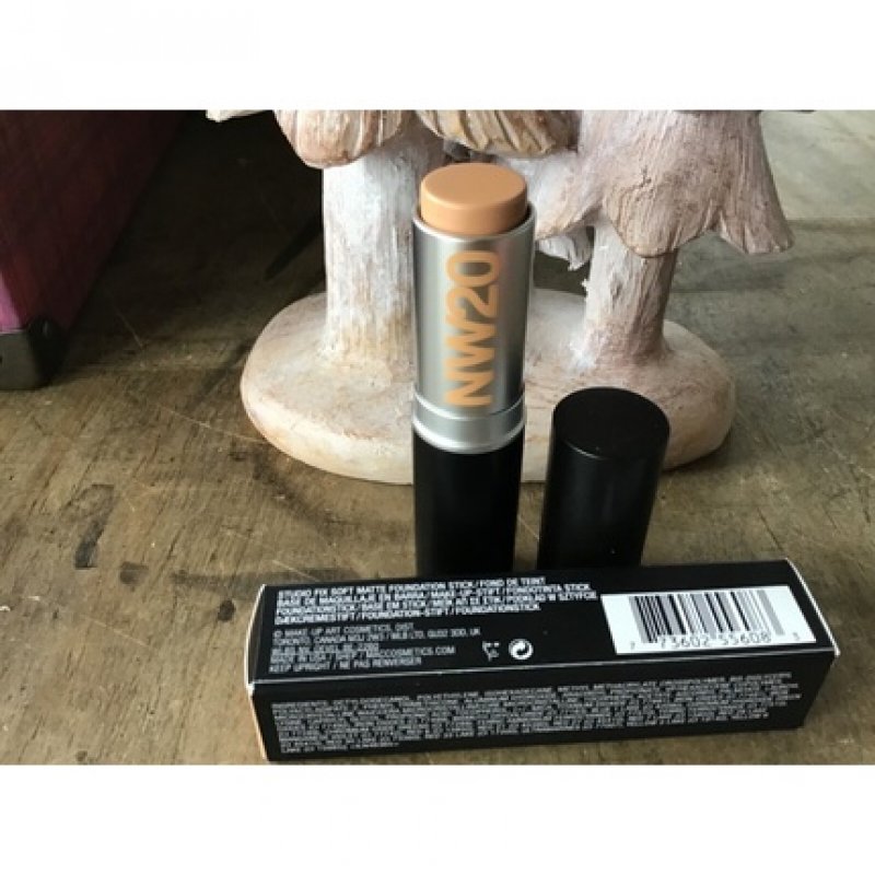 Mac Studio Fix Soft Matte Foundation Stick NW13