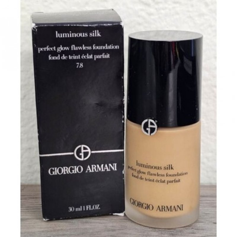 Giorgio Armani Luminous Silk Perfect Glow Flawless Foundation 7.8 Tan Olive