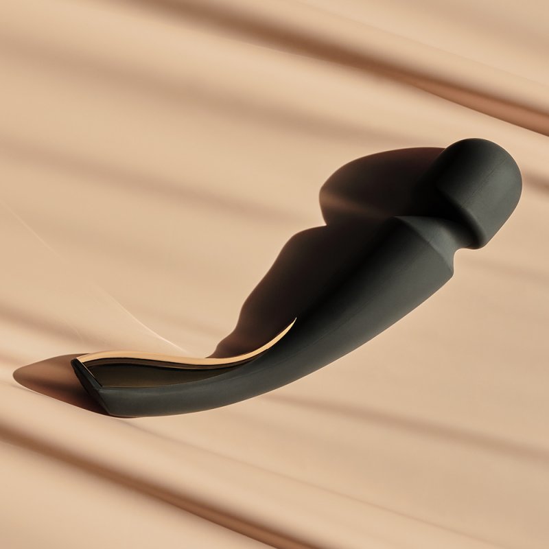 LELO SMART WAND 2 M Massage Stick with Deep Impact and 10 Vibration Patterns Black