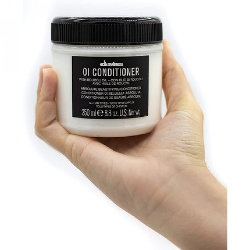 Davines Essential Haircare OiI Conditioner Absolute Beautifying Conditioner 250ml