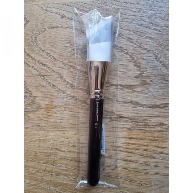 Mac 171s Smooth Edge All-Over Face Brush NEW Authentic