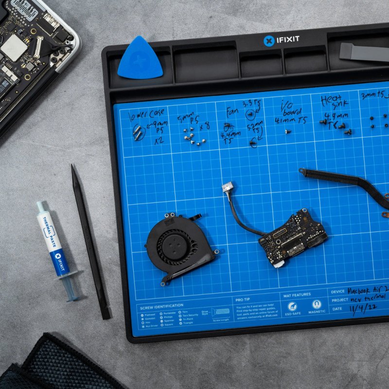 iFixit FixMat Magnetplatte mit integrierten Sortierfächern