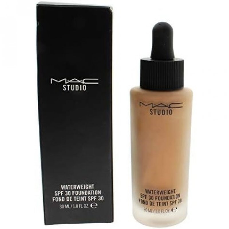 MAC Studio Waterweight SPF 30/PA Foundation Shade NC44 30ml