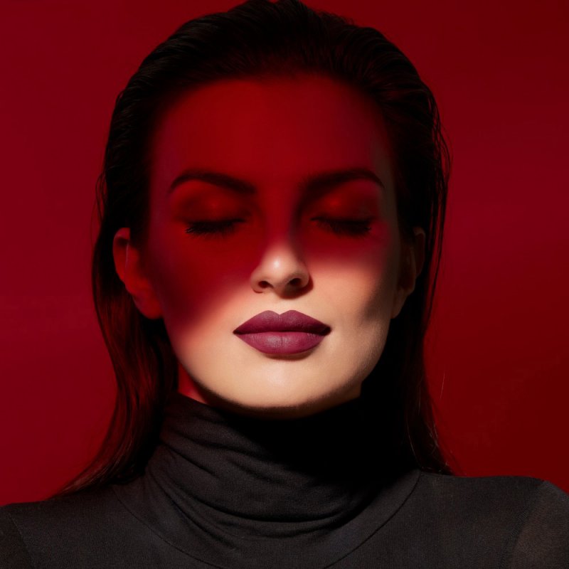 Deborah Milano Red Mat Matte Lipstick with Collagen and Hyaluronic Acid 35 Wine Nourishing and Softening Effect Intense