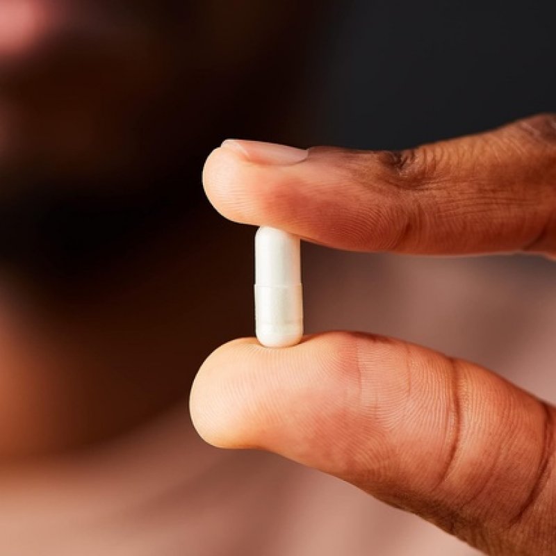 Solgar Vitamin D3 4000 IU Vegetable Capsules 60 Capsules - Cholecalciferol for Bone and Teeth Health, Muscle Function