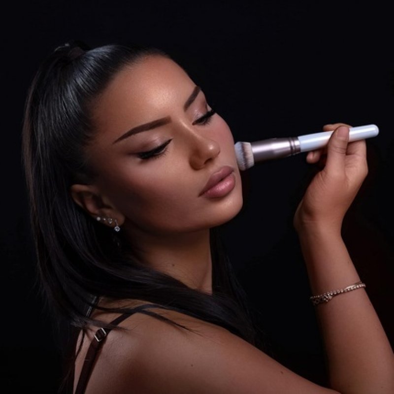 Luvia Blurring Buffer Foundation Makeup Brush for Light and Even Blending Vegan Cosmetic Brush Pearl/Coffee