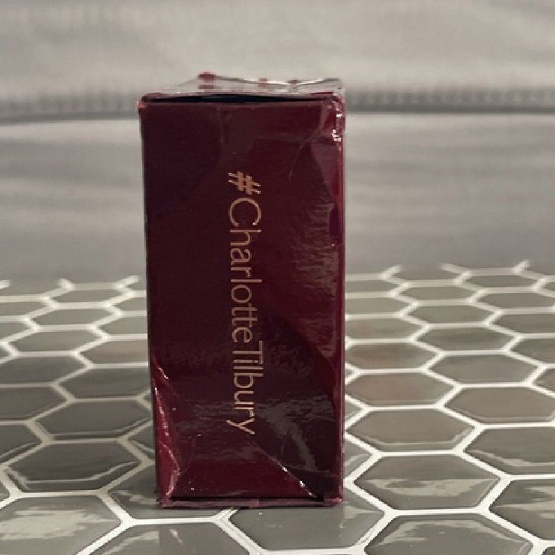 Charlotte Tilbury Magic Powder 13g - 3 Dark/Tan - New and Boxed - Free P and P - UK