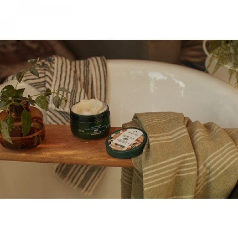 The Body Shop Shea Body Scrub 250ml